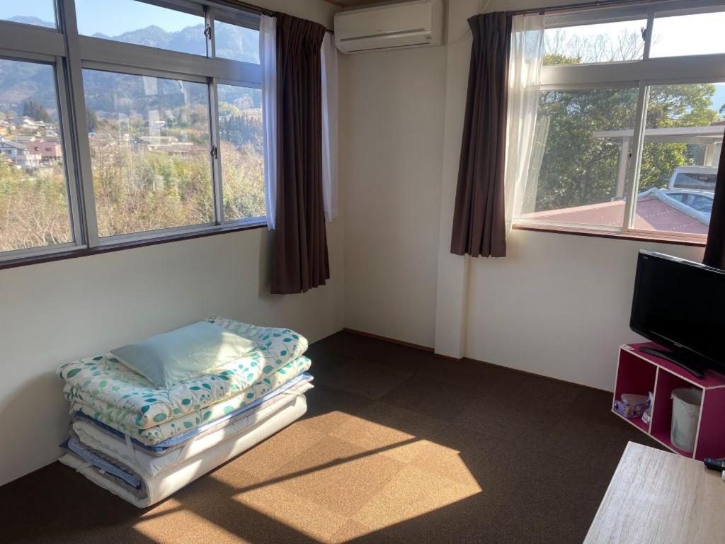 Guest House Iwato Такачихо Екстериор снимка